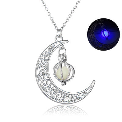 Natural Glow Moon Pendant – Energy & Style in One