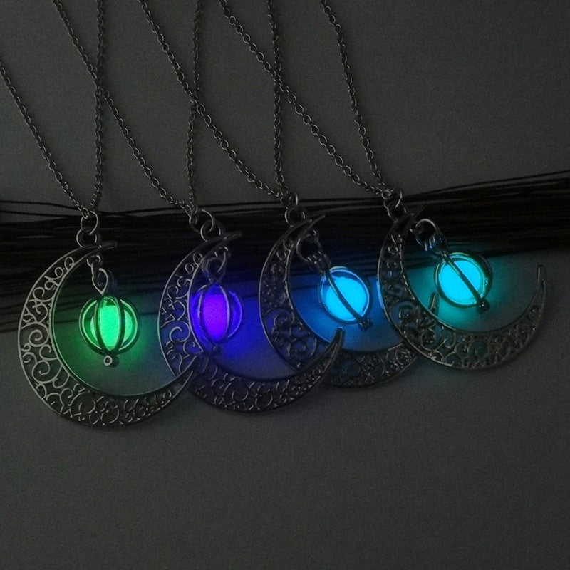 Natural Glow Moon Pendant – Energy & Style in One