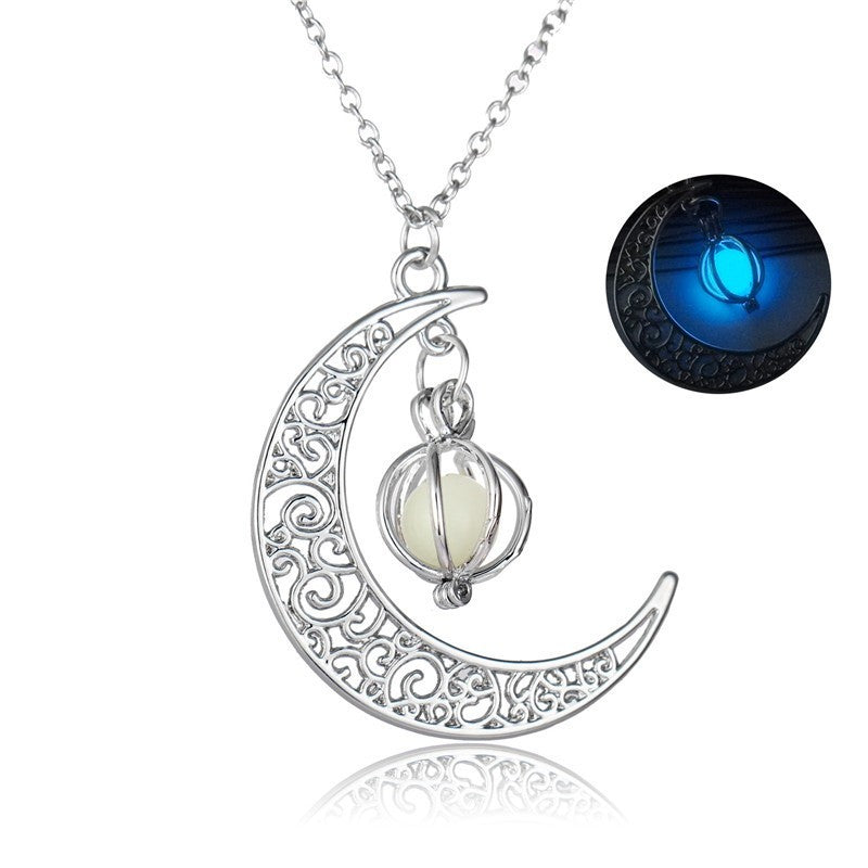 Natural Glow Moon Pendant – Energy & Style in One